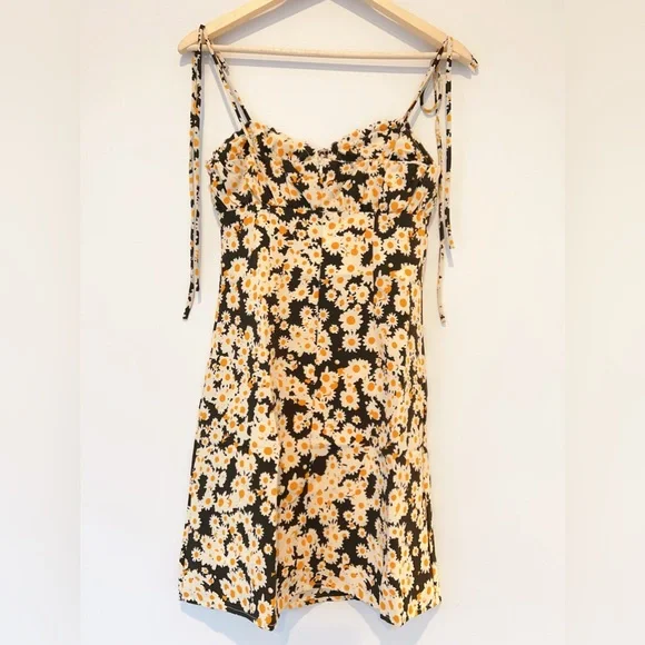 FLOWER PRINTED DRESS (LONG WEEKEND SALE) - Picture 2 of 5
